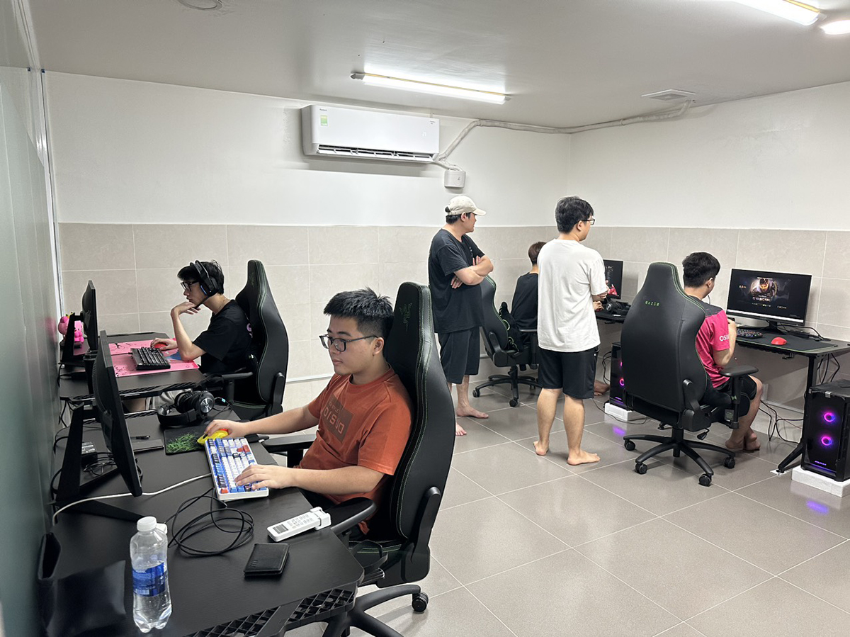 SBTC Esports có nhà tài trợ toàn đội hừng hực khí thế đến CKTG