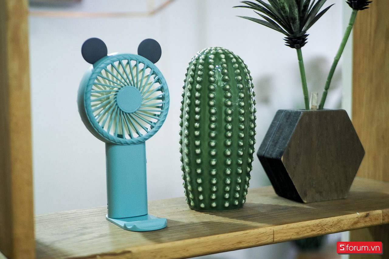 Quạt mini cầm tay