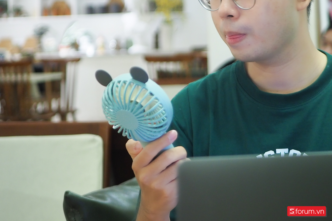 Quạt mini cầm tay