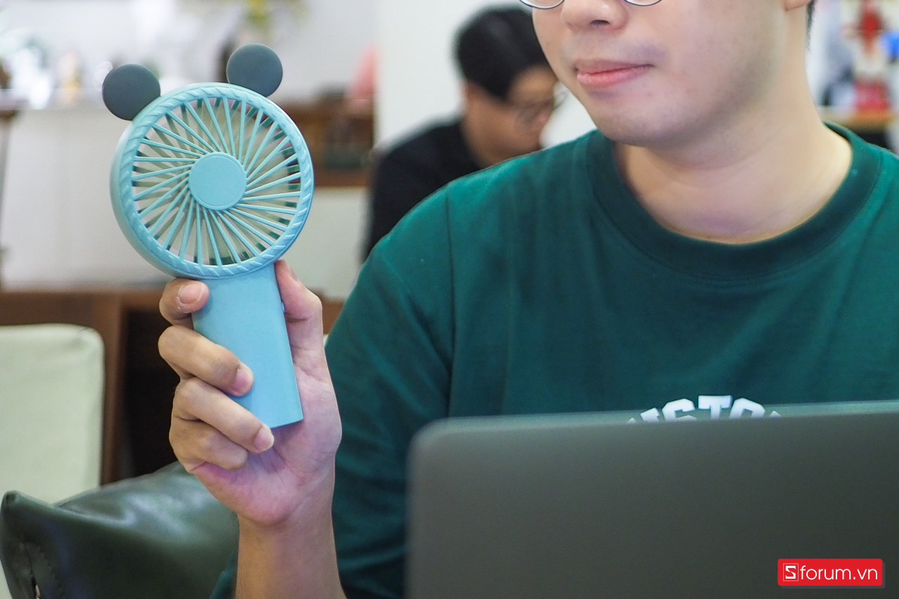 Quạt mini cầm tay