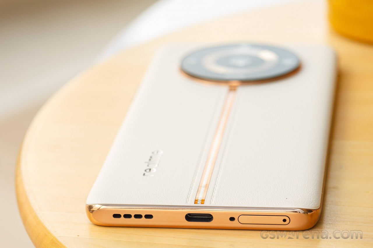 Cạnh viền bo góc của realme 11 Pro Plus
