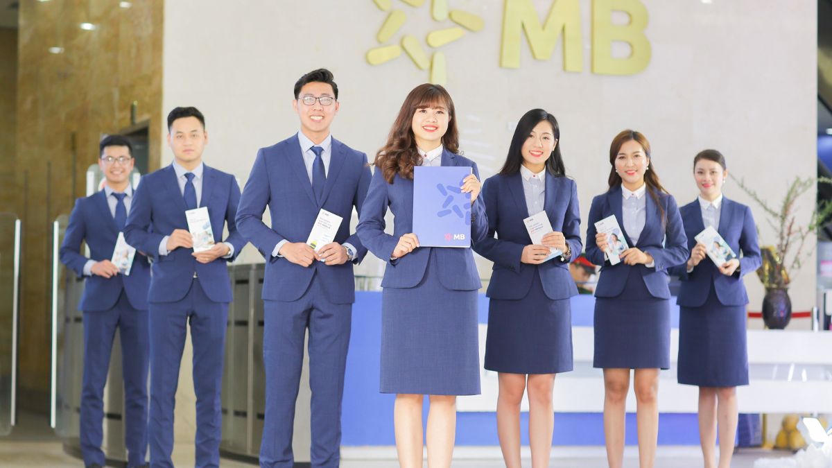 Cách chuyển tiền từ sim sang MB Bank mất phí bao nhiêu?
