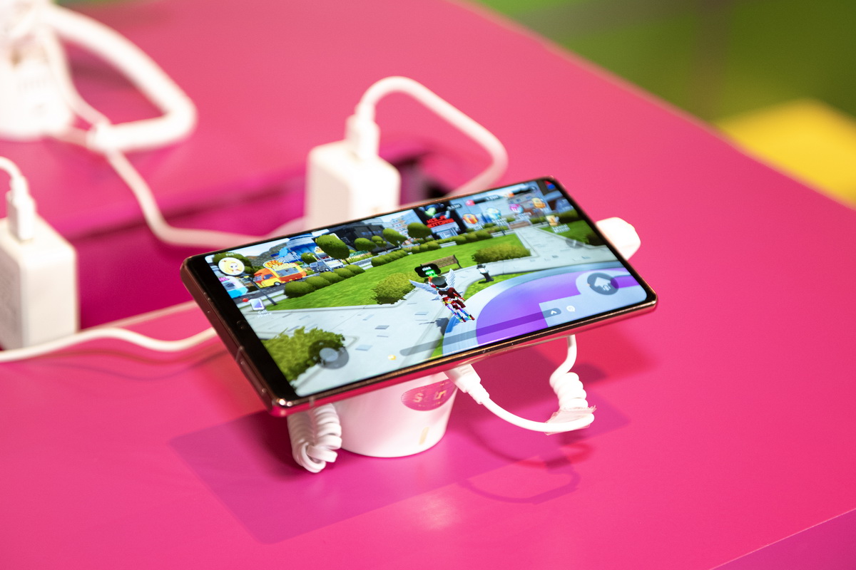 Sau phim điện ảnh, Carrieverse “chơi lớn