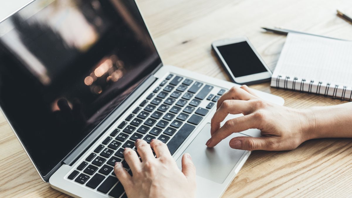 laptop không tắt được