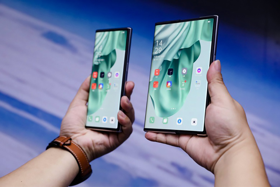OPPO X 2021 lần đầu tiên trình diễn công nghệ màn hình cuộn