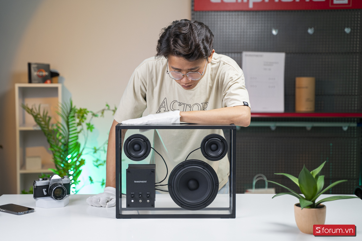 Transparent Speaker