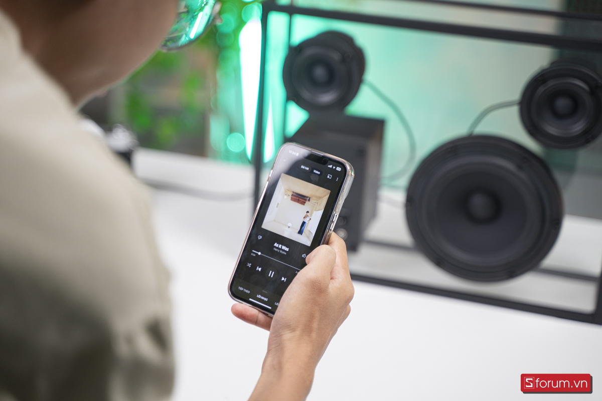 Transparent Speaker