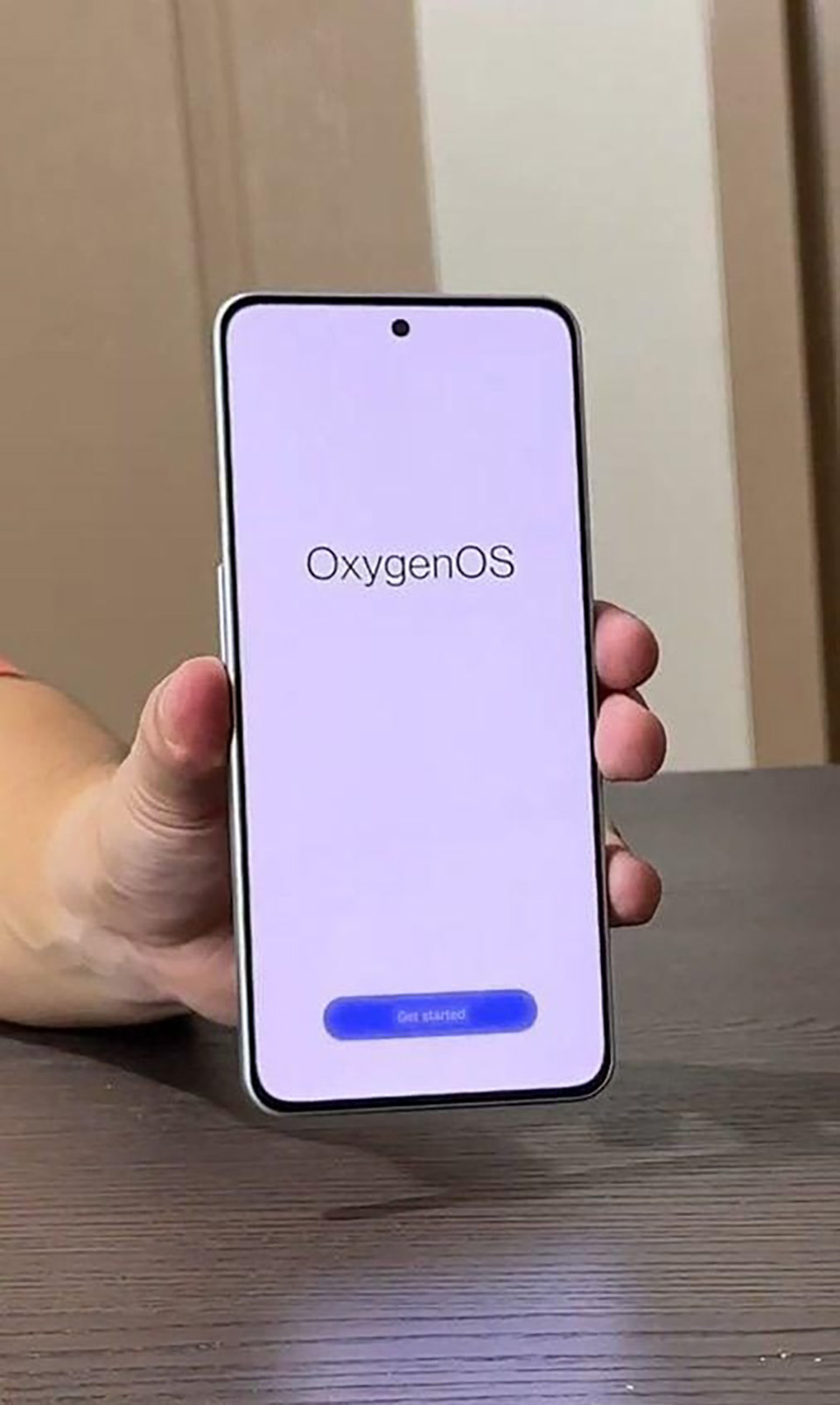 OnePlus Nord 3 có màn hình đục lỗ ở phía trước