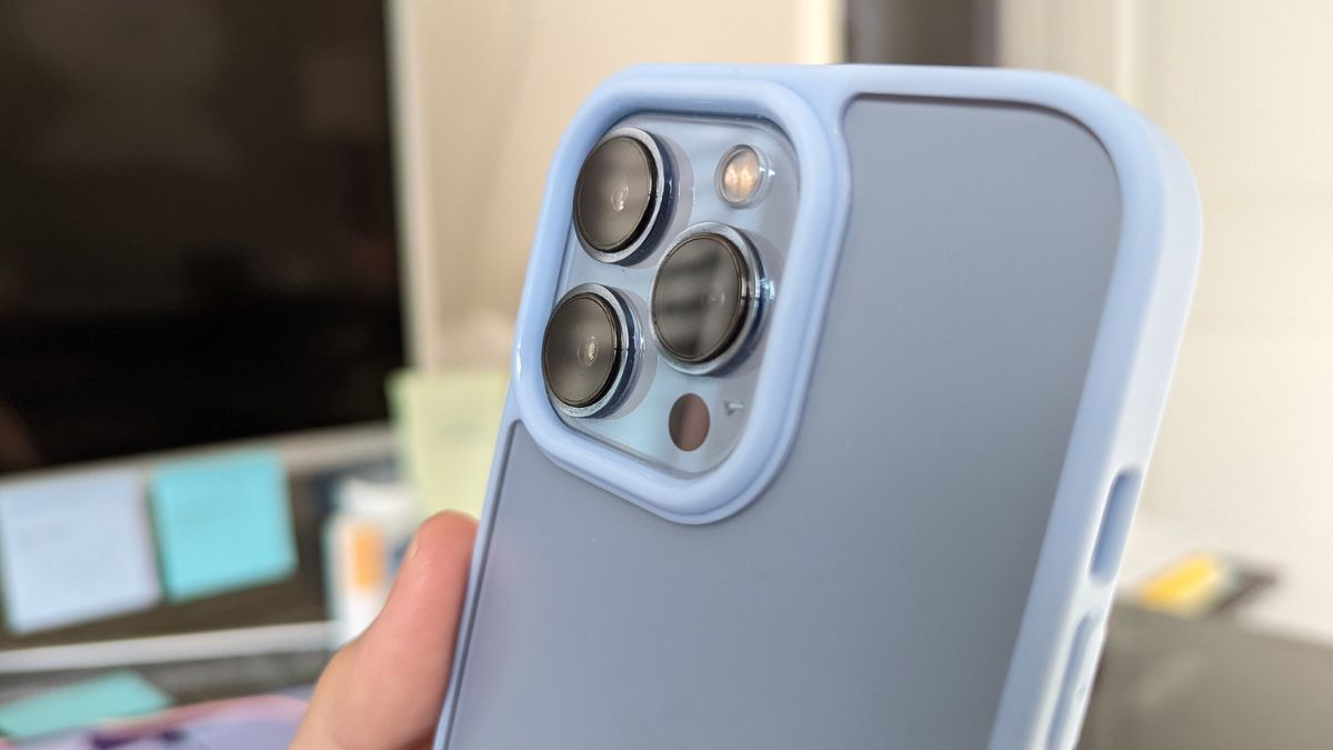 Bạn tìm được gì trong đợt xả kho ốp lưng bao da tại CellphoneS?