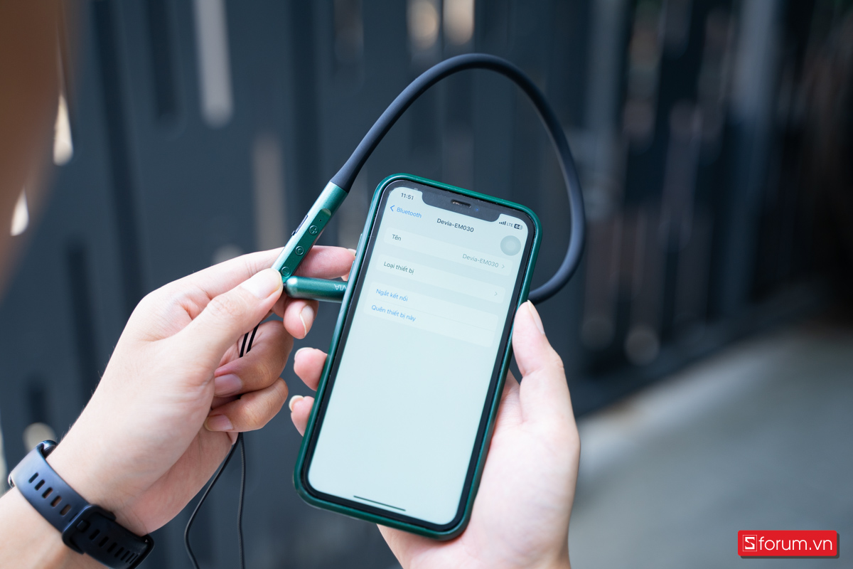 Devia Smart Series Silicone Neckband