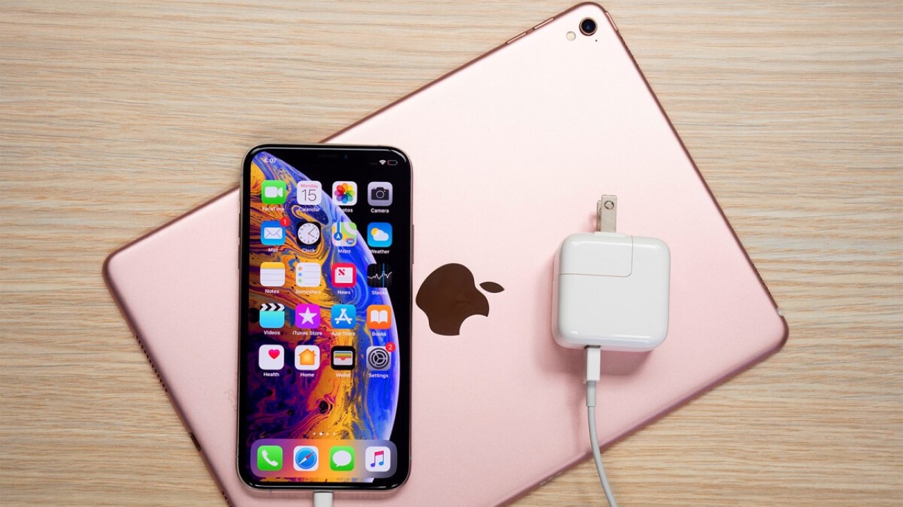 Đến tận iPhone Xs Max, Apple mới trang bị sạc nhanh 15W