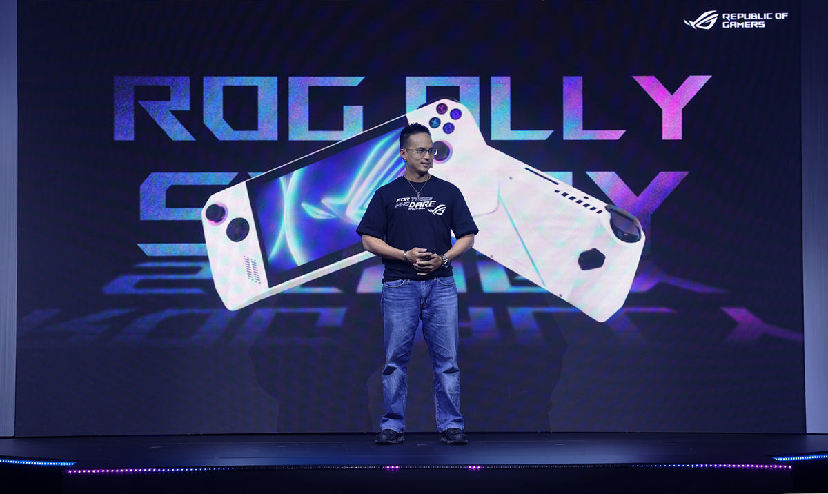 Ông Eric Lee – Giám đốc ASUS Việt Nam phát biểu khai mạc sự kiện