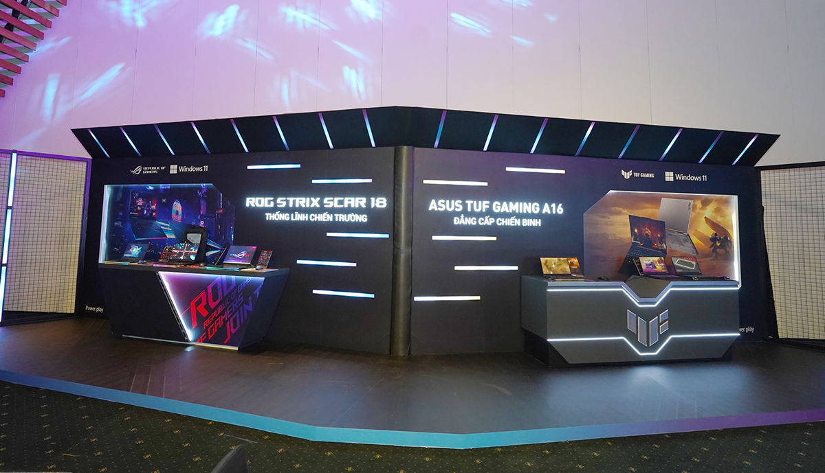 Quầy trải nghiệm hai dòng sản phẩm ROG Strix và TUF Gaming