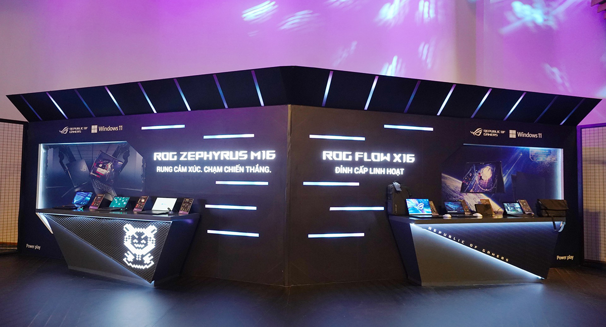 Quầy trải nghiệm hai dòng sản phẩm ROG Zephyrus và ROG Flow