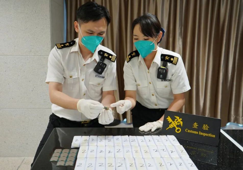 Đặc biệt, thuế GTGT của Trung Quốc đối với hàng tiêu dùng là 13%, trong khi Hồng Kông và Ma Cao có thuế GTGT bằng 0%.