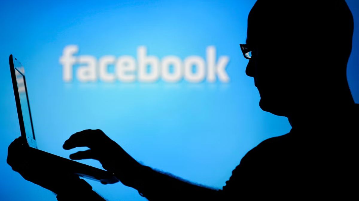 Vào xem trang cá nhân Facebook người khác thì họ có biết không?