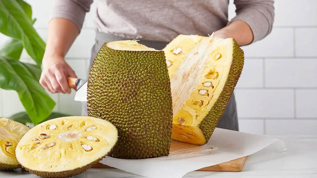 Bước 1: Cách làm mít sấy bằng nồi chiên không dầu dẻo cực ngon