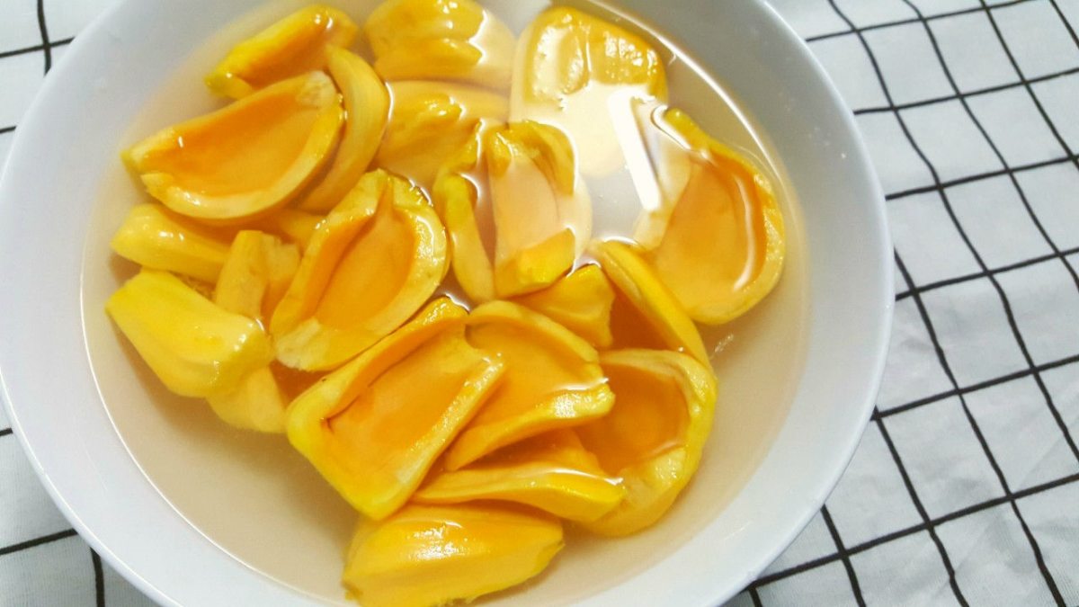 Bước 2: Cách làm mít sấy bằng nồi chiên không dầu dẻo cực ngon