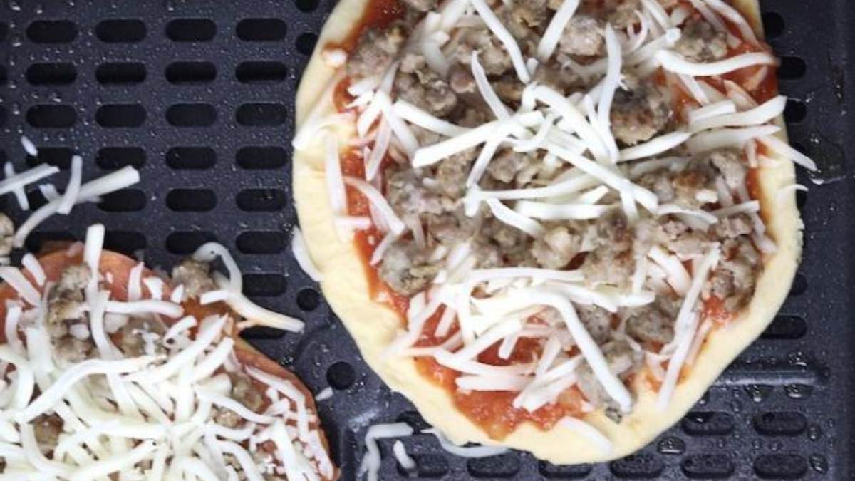 Cách làm pizza bằng nồi chiên không dầu vị bò ở nhiệt độ 200 độ C