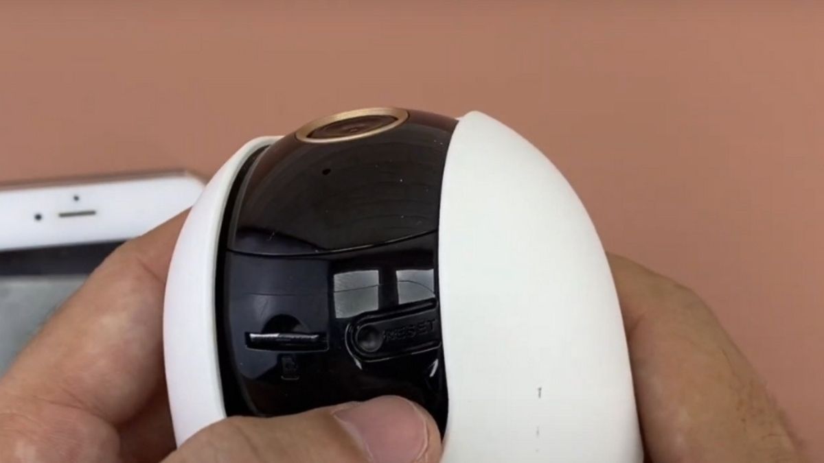 Cách lắp thẻ nhớ camera Imou 2
