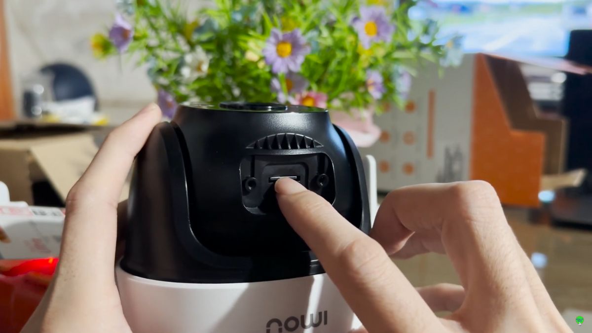 Cách lắp thẻ nhớ camera Imou 5