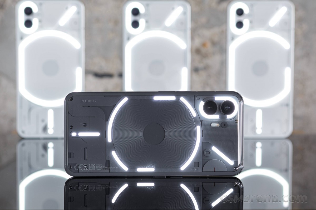 Nothing Phone (2)