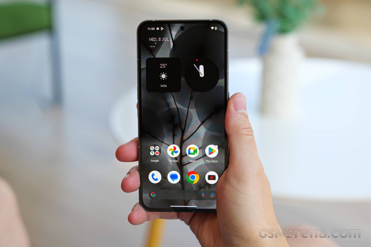 Nothing Phone (2)