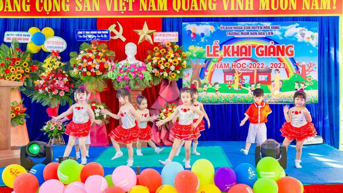 Tổng hợp một số hình ảnh khai giảng năm học mới