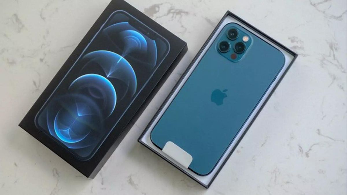 Bạn đang phân vân giữa việc nên mua iPhone 11 Pro Max hay iPhone 12 thì tham khảo ngay bài viết này!
