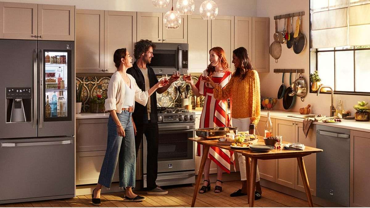 So sánh tủ lạnh Toshiba và Panasonic về thương hiệu, thiết kế, giá thành