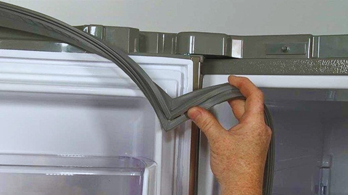 Nguyên nhân và cách khắc phục tủ lạnh toshiba ngăn mát không lạnh do ron cao su tủ lạnh Toshiba bị hở