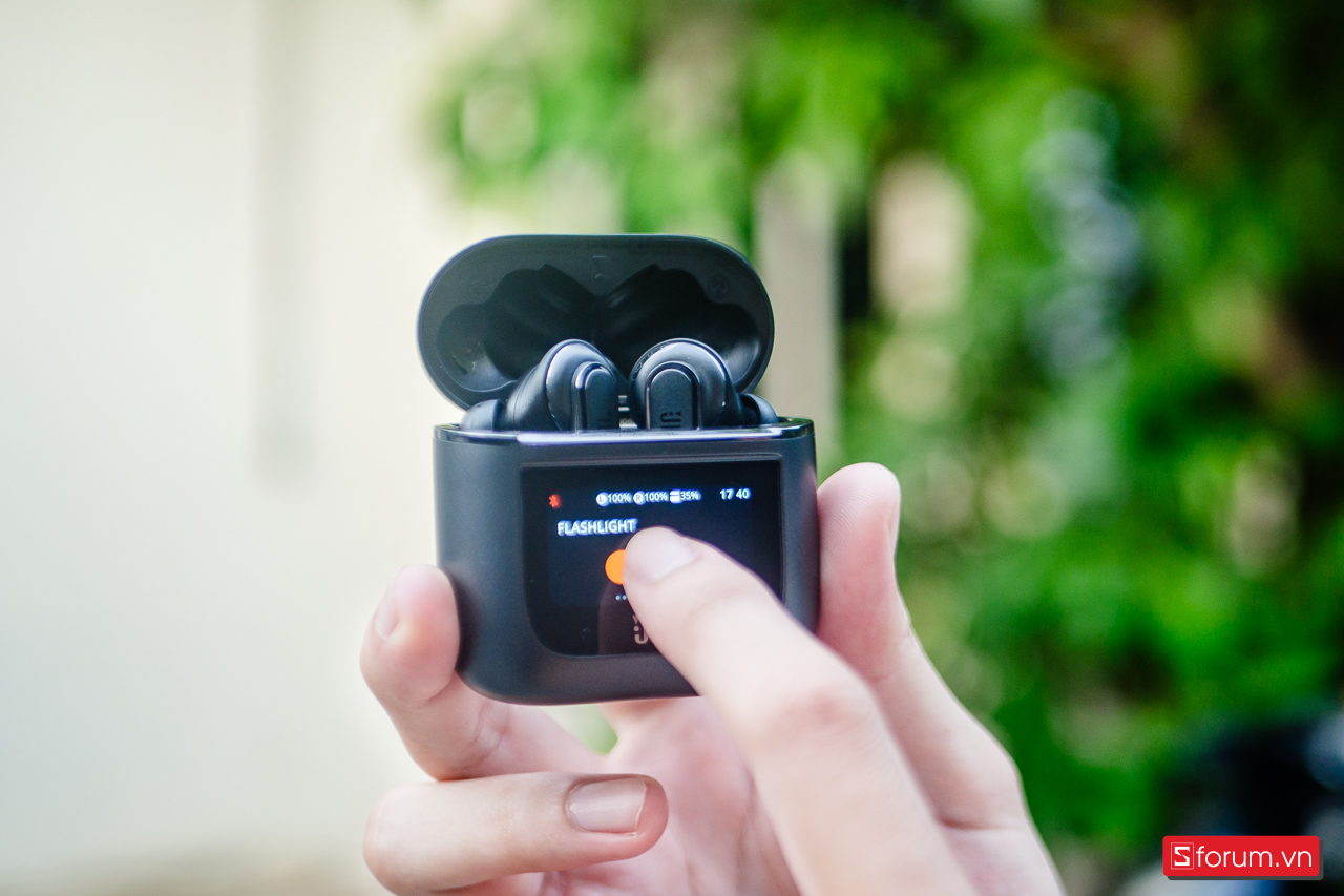JBL Tour Pro 2