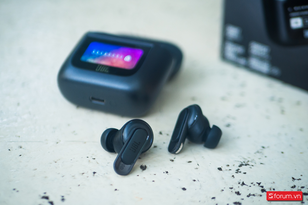 JBL Tour Pro 2