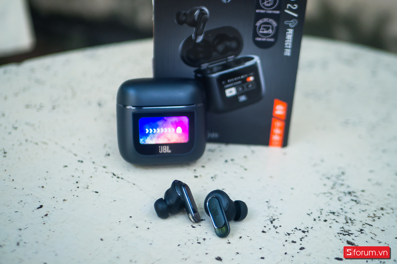 JBL Tour Pro 2