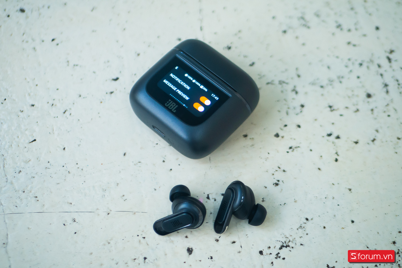 JBL Tour Pro 2