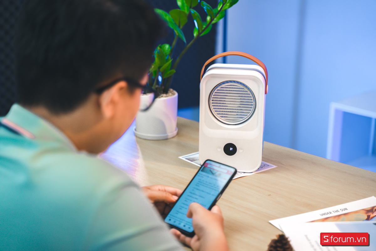 Với độ ồn đâu đó dưới 36db, chiếc quạt điều hòa hơi nước mini F70 để bàn hoạt động êm ái