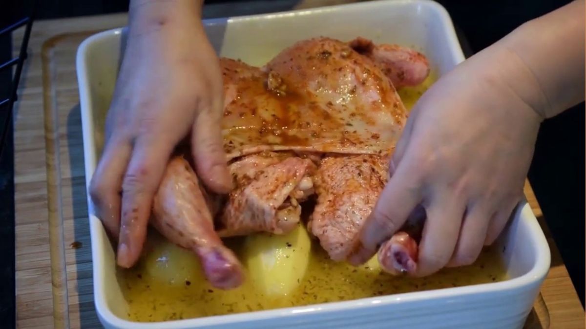 Cách làm gà nướng với xốt ướp sẵn