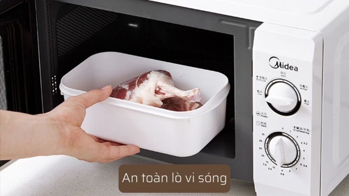 Giải đáp hộp nhựa có quay lò vi sóng được không?