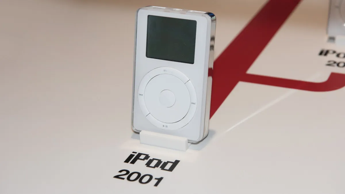 Apple iPod thế hệ đầu tiên đã vừa được bán với mức giá 29,000 đô la (tương đương khoảng 638 triệu đồng)