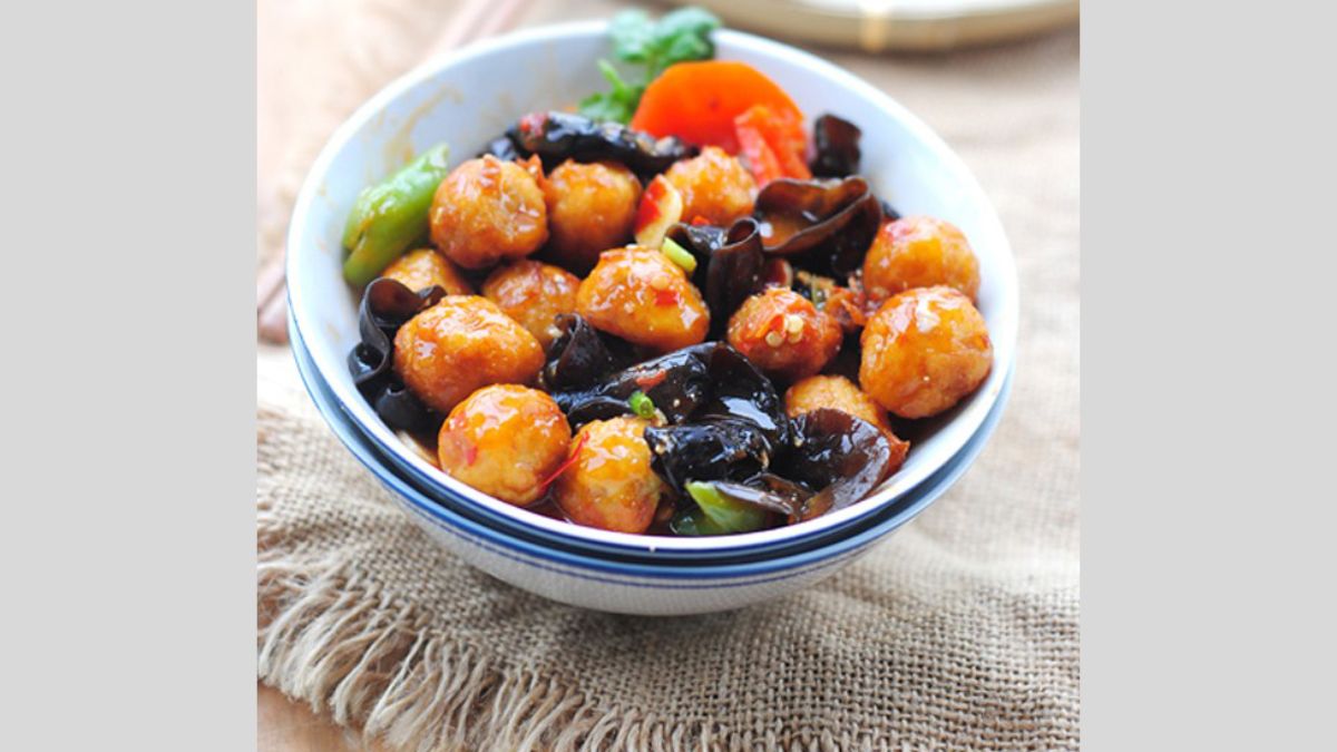 Món ngon cho bé 4-6 tuổi với trứng cút kho mộc nhĩ