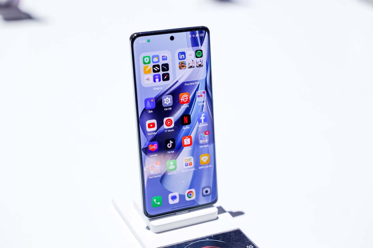 OPPO Reno10 Series sở hữu viền màn hình siêu mỏng