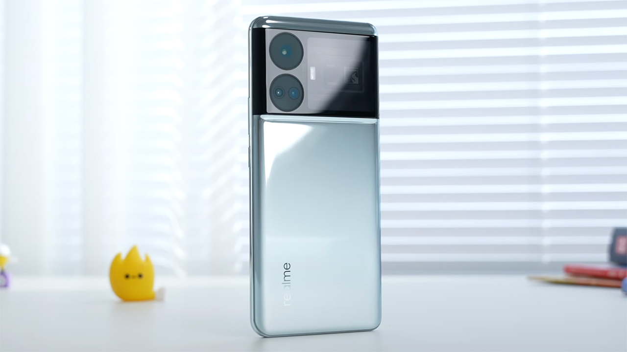 realme GT 5 