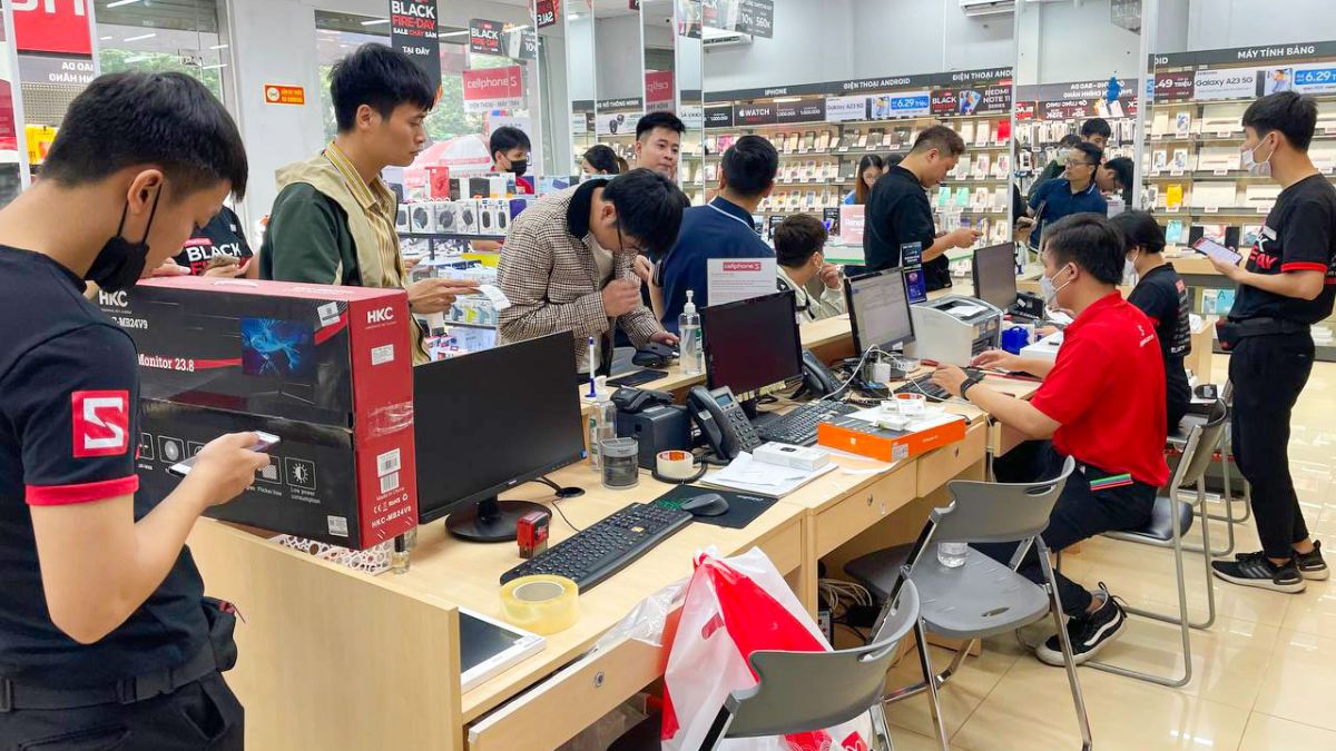 Thay kính cường lực bao nhiêu tiền?