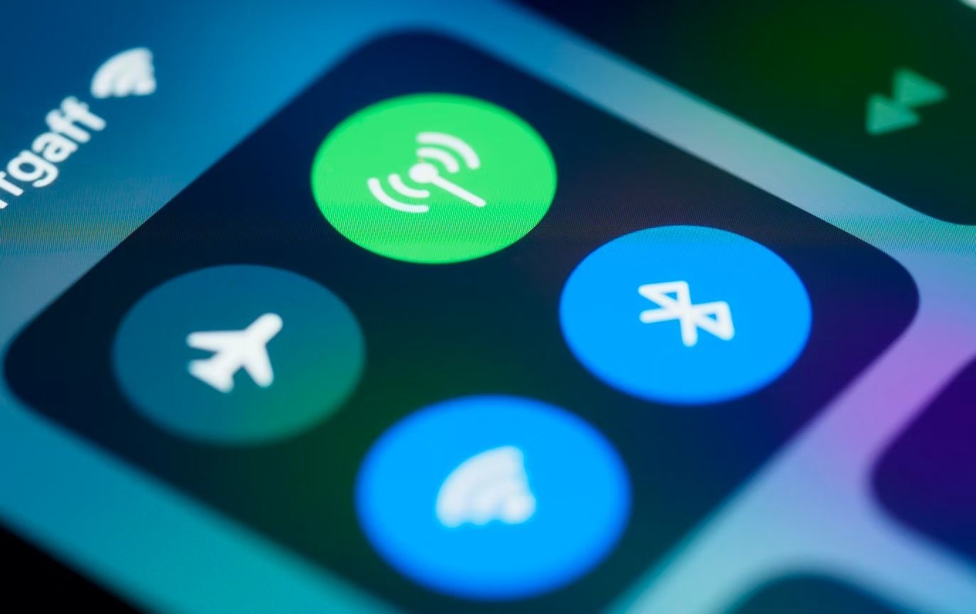 iOS tự động kết nối lại Wi-Fi và Bluetooth