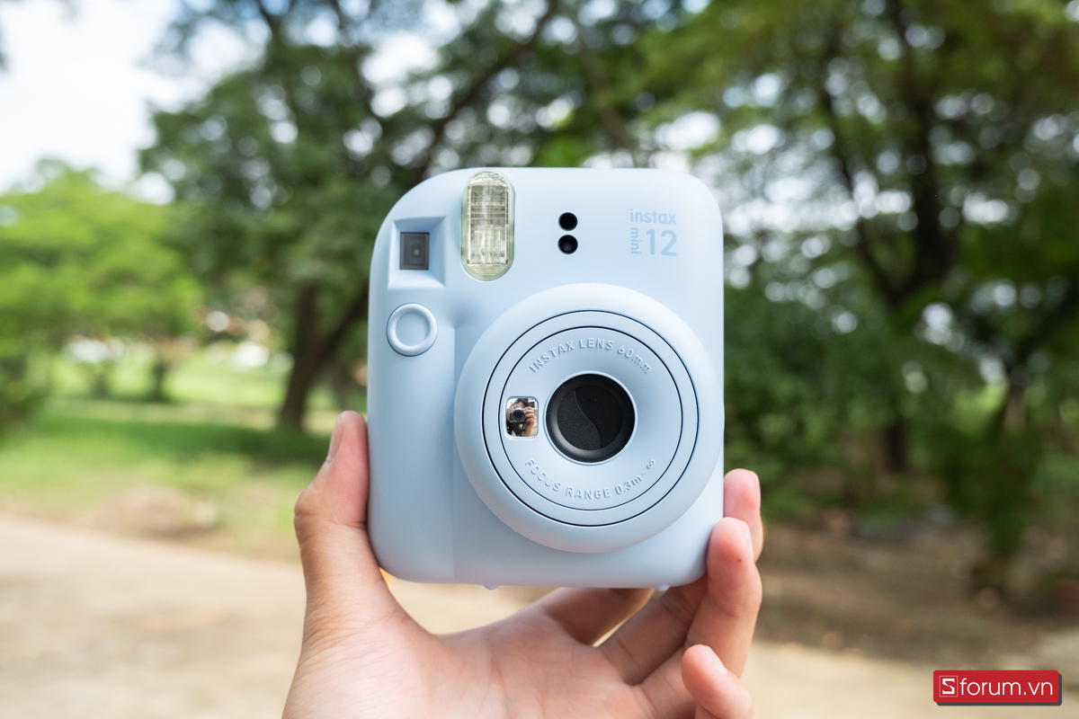 Thiết kế máy chụp ảnh lấy liền Fujifilm Instax Mini 12