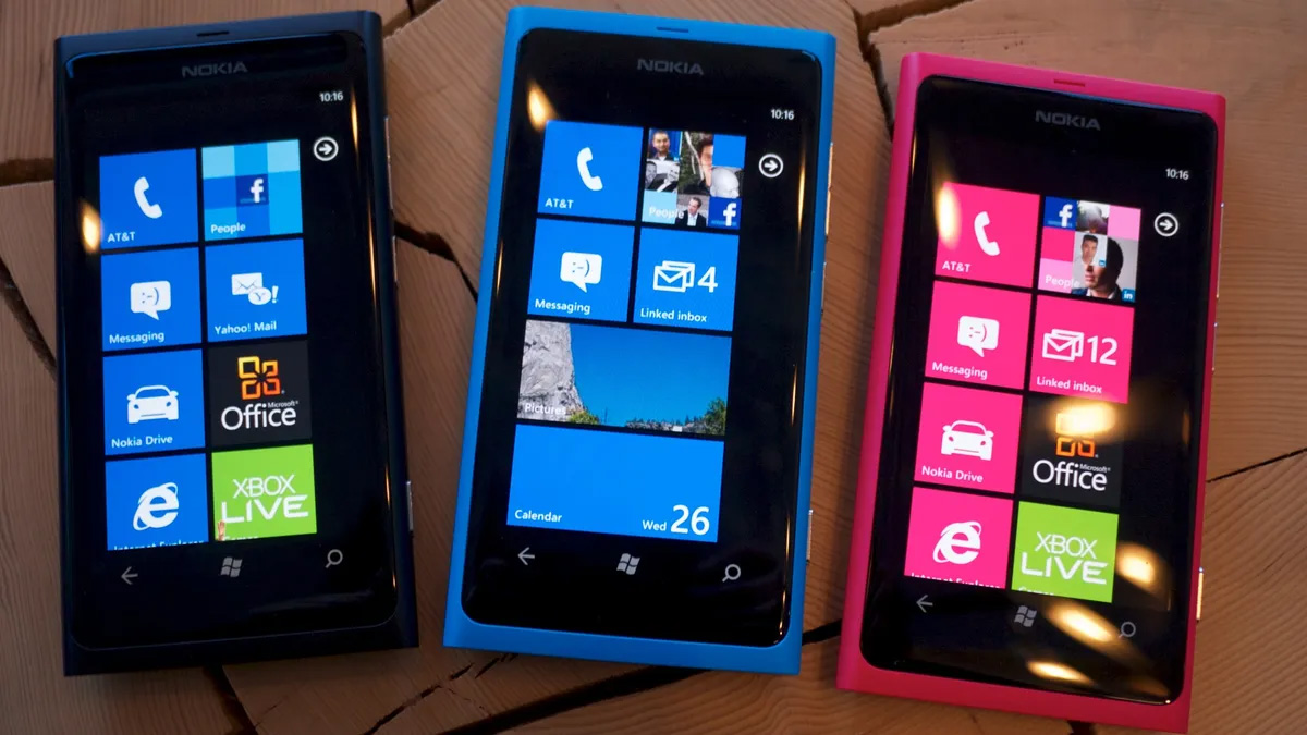 Nokia Lumia 800, dòng điện thoại đẳng cấp nhất và màu sắc nhất tại thời điểm ra mắt