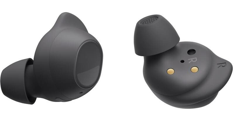 Galaxy Buds FE được cấp nguồn thông qua các chân pogo tiêu chuẩn