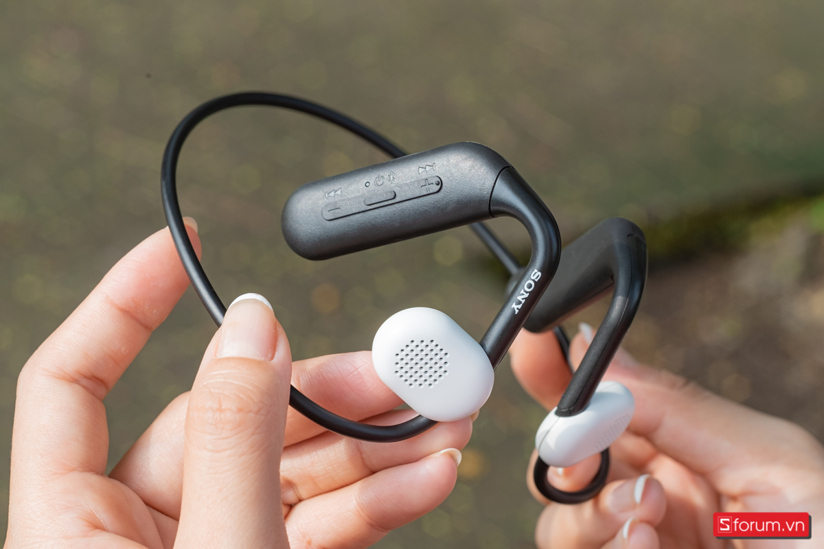 Sony Float Run WI-OE610 có chất âm ấm và sáng, nhất là giọng vocal khá nét