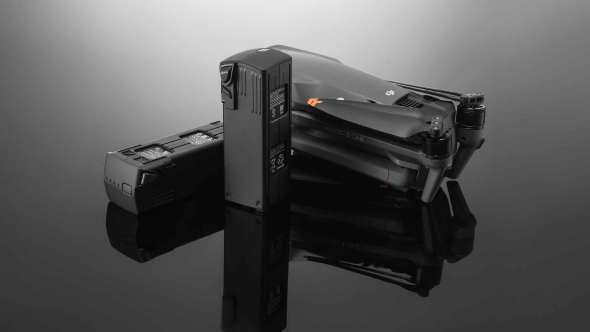 Cách sạc pin Flycam giúp đảm bảo tuổi thọ pin lâu bền vô cùng đơn giản 1