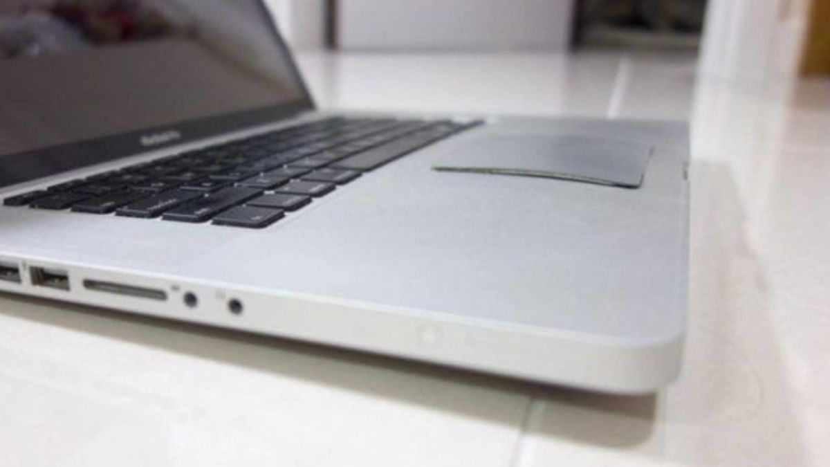 Dấu hiệu nhận biết pin laptop bị phồng